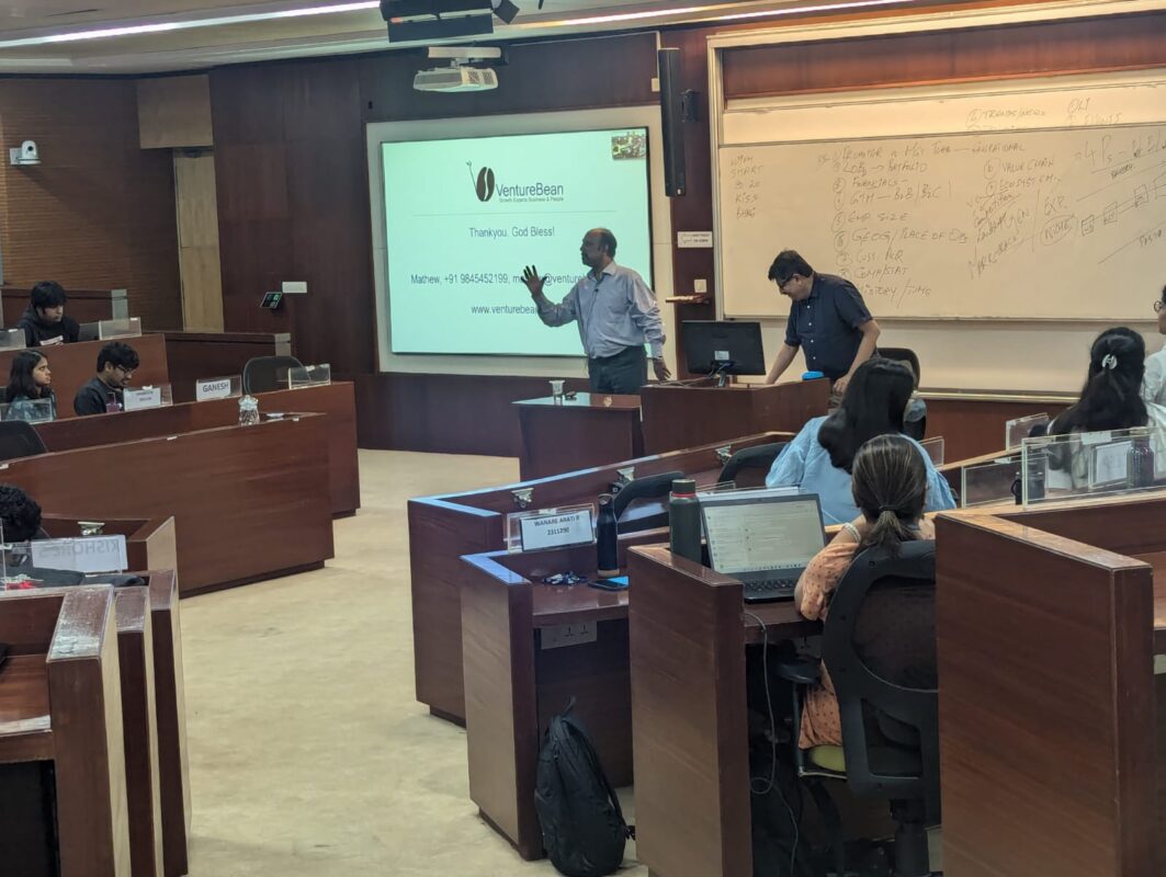 Corporate Trainer Presenting to Participants | Mathew Isac| VentureBean